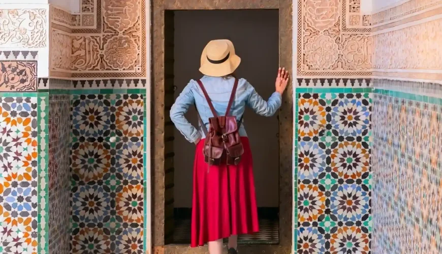 What-should-Female-Tourists-Wear-in-Morocco.webp