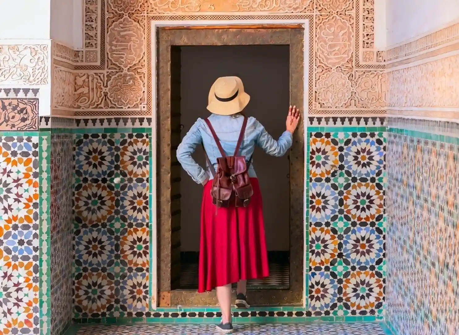 What-should-Female-Tourists-Wear-in-Morocco.webp