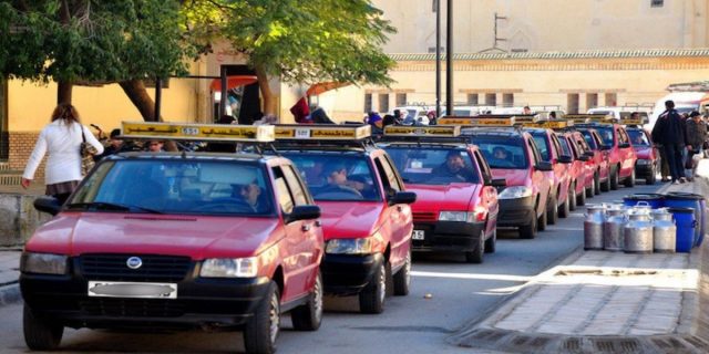Avoiding tourist scams in Morocco with taxis in Fes
